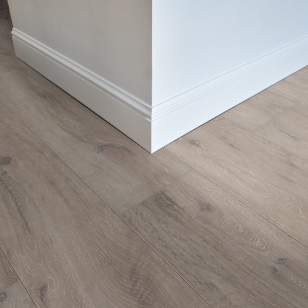 Komplett-Set FLOOR24 Laminat Landhausdiele 4V 731-4 Eiche grau braun 7 mm