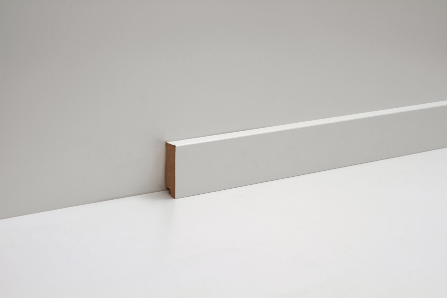 Sockelleiste Kubus foliert weiss 2400x58x18