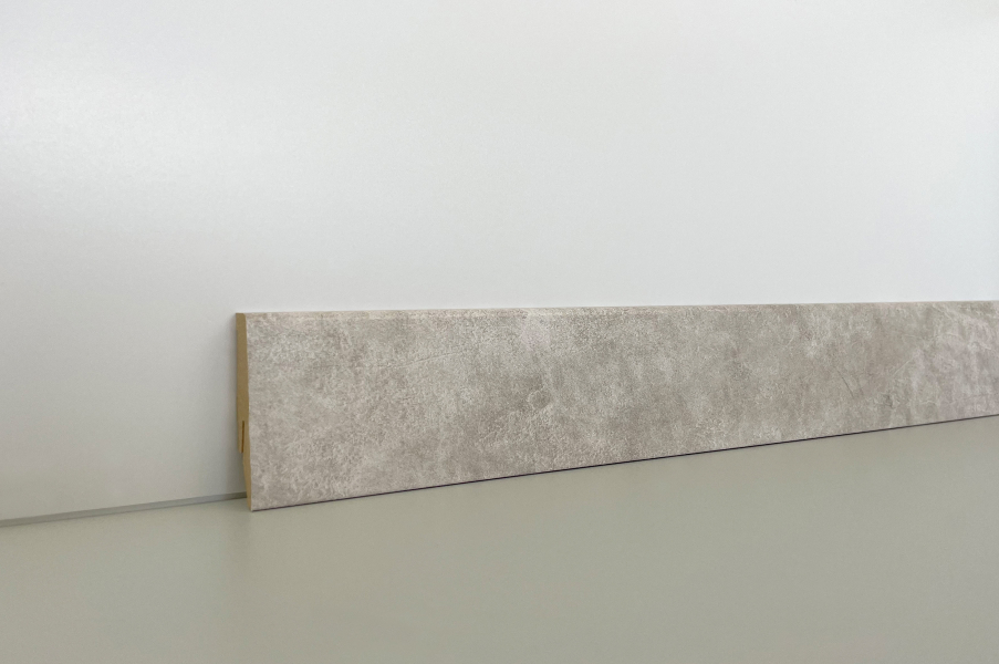 CLIP Leiste Estrich Weiss foliert 2400x58x19
