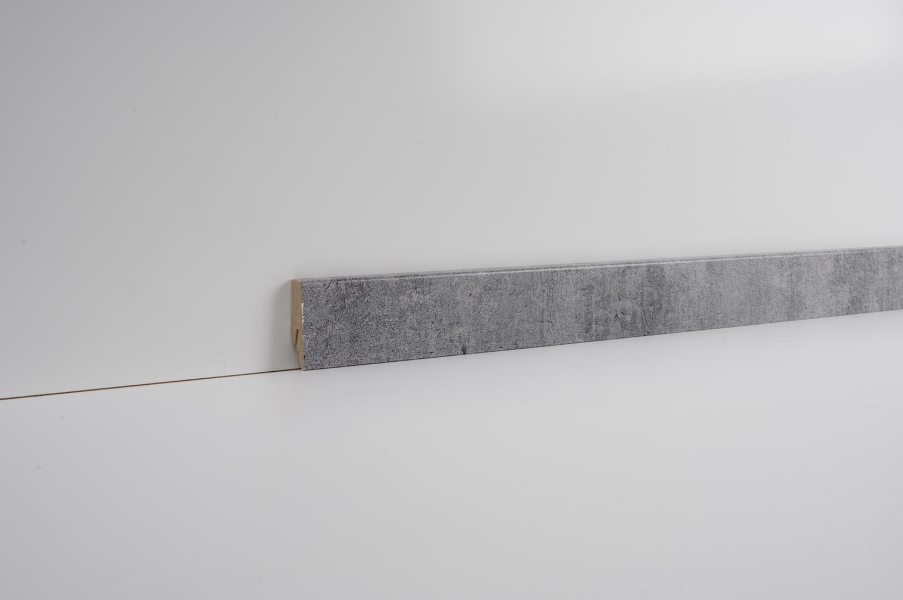 CLIP Leiste S16 dunkel foliert 2400x58x19